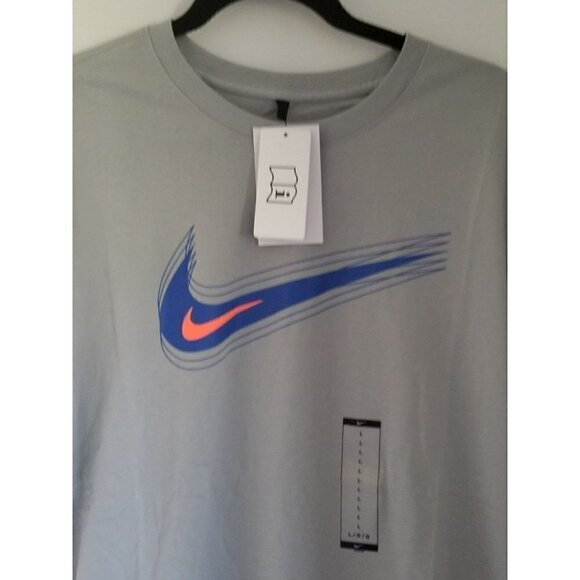 𝅺NIKE Swoosh 12‎ Month Logo T Shirt  Size: Large  Color: Platinum/Blue/Red - Picture 12 of 12